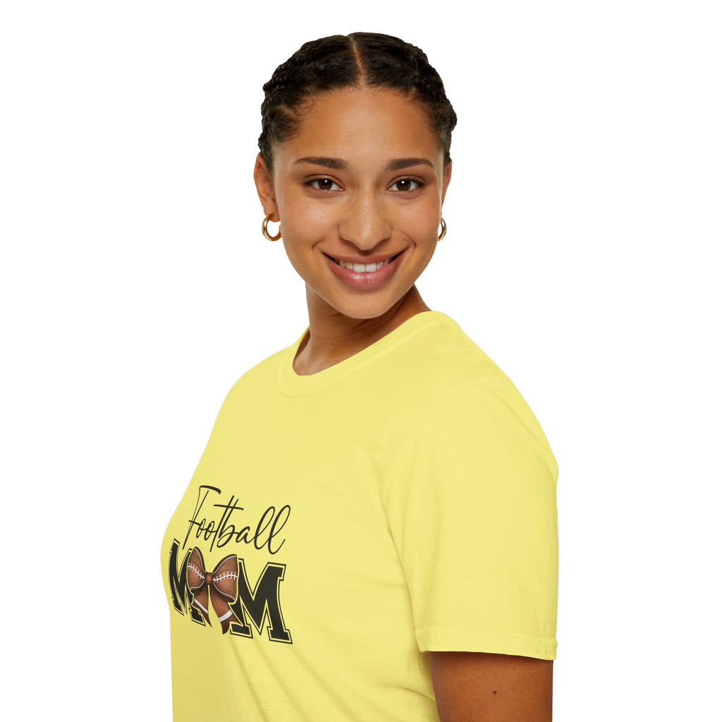 Football Mom Script T-Shirt — Cute Bow Gift for Proud Moms Game Day Graphic Tee