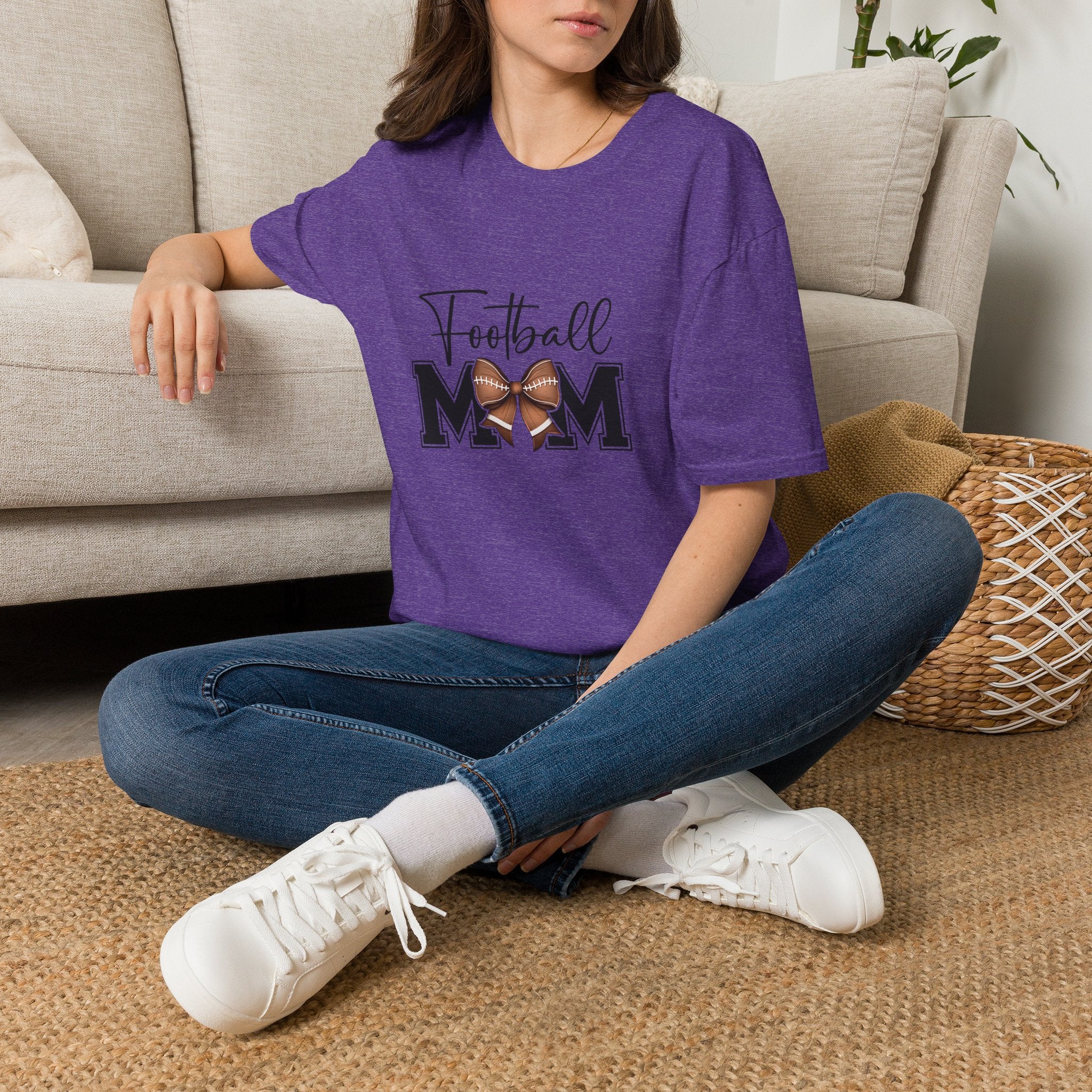 Football Mom Script T-Shirt — Cute Bow Gift for Proud Moms Game Day Graphic Tee