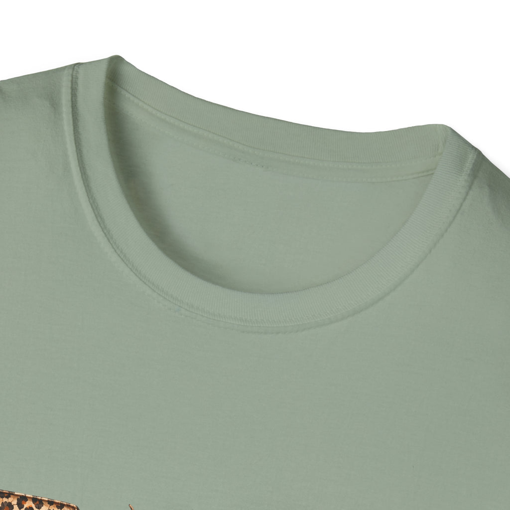 Fall Leopard Pumpkin T-Shirt — Cute Autumn Gift for Women Floral Graphic Tee