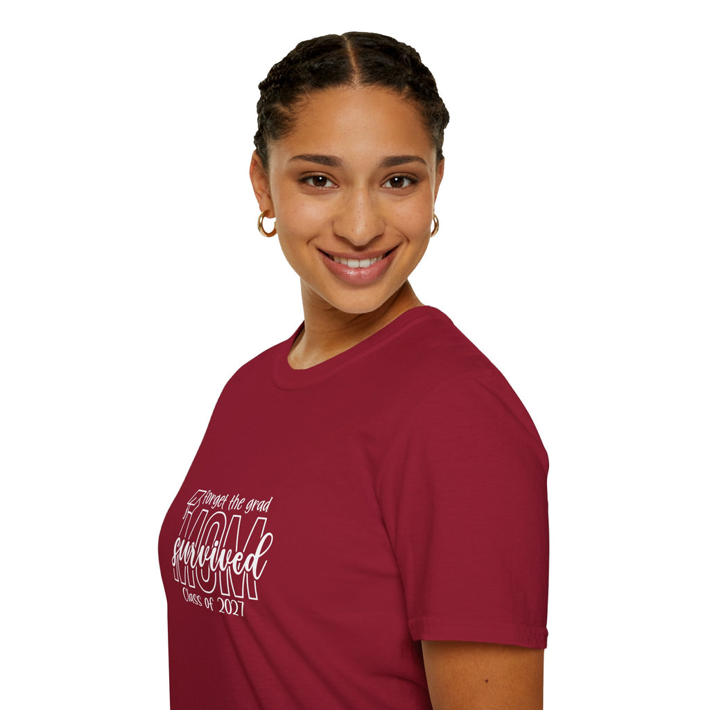 Class of 2027 Sarcastic Mom T-Shirt — Funny Graduation Gift for Mom Graphic Tee