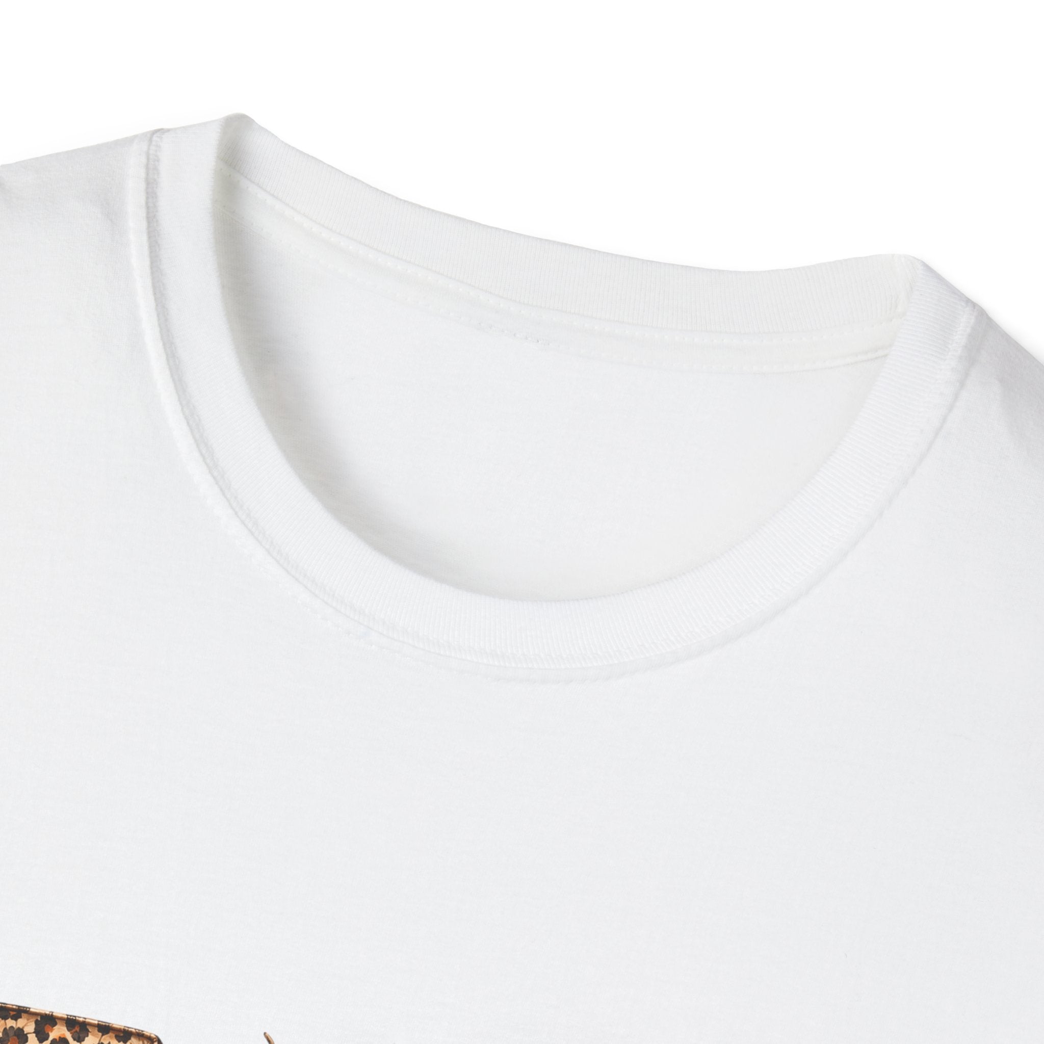 Fall Leopard Pumpkin T-Shirt — Cute Autumn Gift for Women Floral Graphic Tee