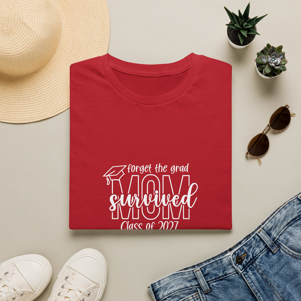 Class of 2027 Sarcastic Mom T-Shirt — Funny Graduation Gift for Mom Graphic Tee