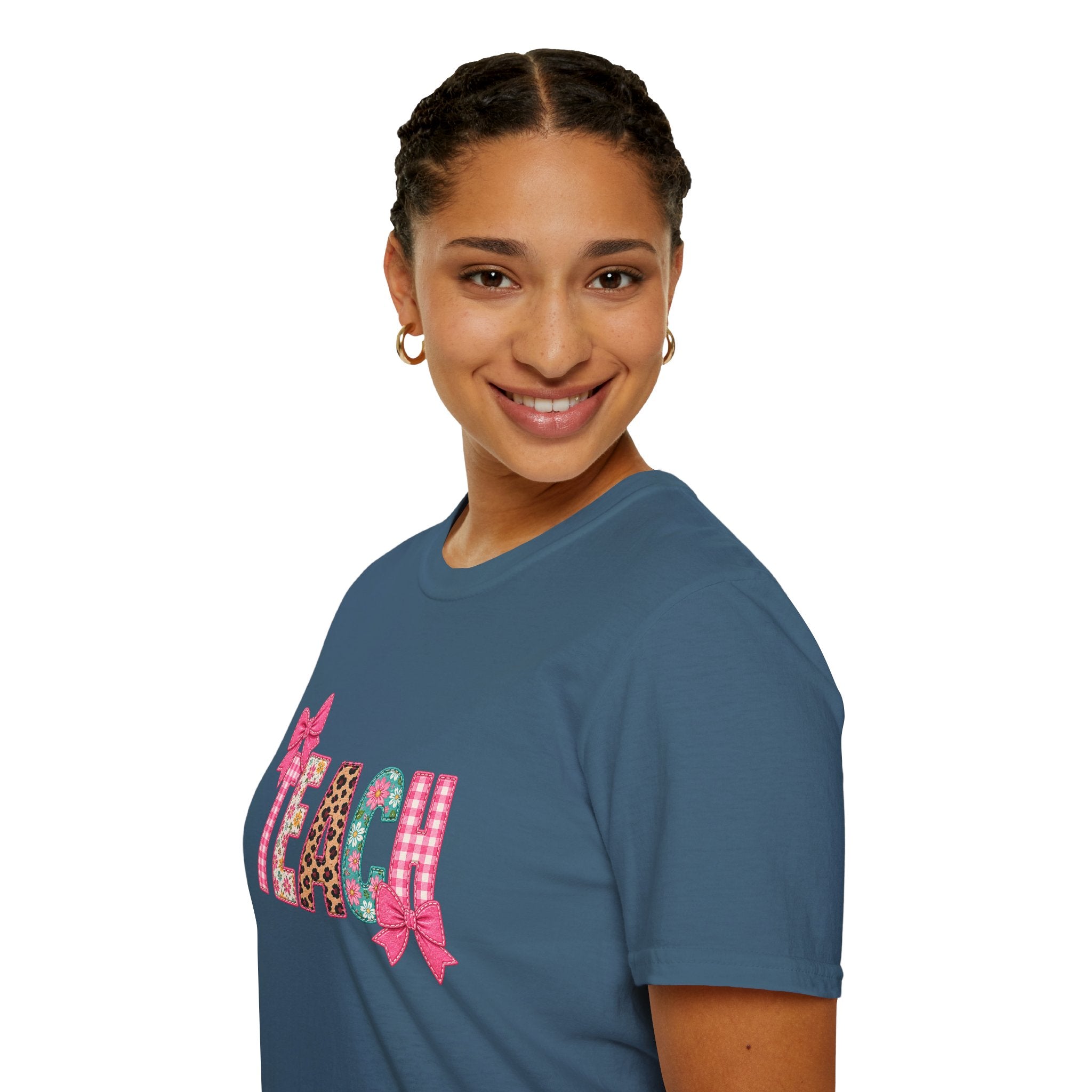 Floral Leopard TEACH T-Shirt — Cute Back-to-School Gift for Teachers Pink Bow Tee