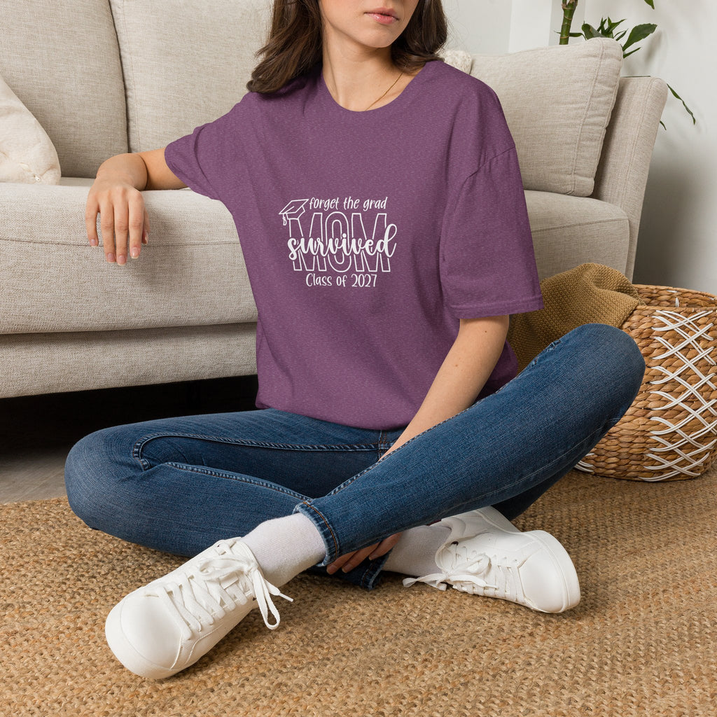 Class of 2027 Sarcastic Mom T-Shirt — Funny Graduation Gift for Mom Graphic Tee