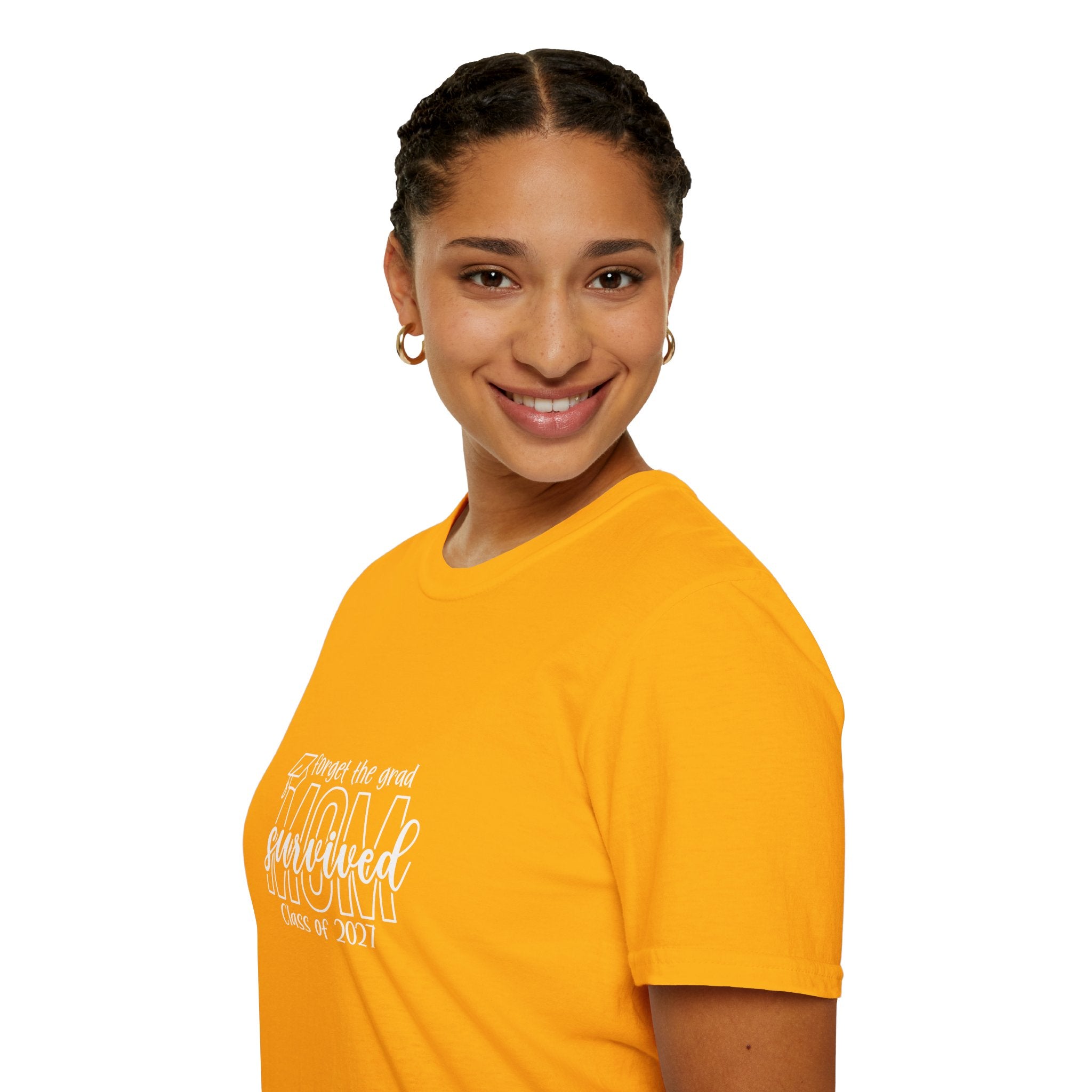 Class of 2027 Sarcastic Mom T-Shirt — Funny Graduation Gift for Mom Graphic Tee